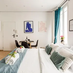  Apartment Paris, Tour Eiffel, Champs Elysees